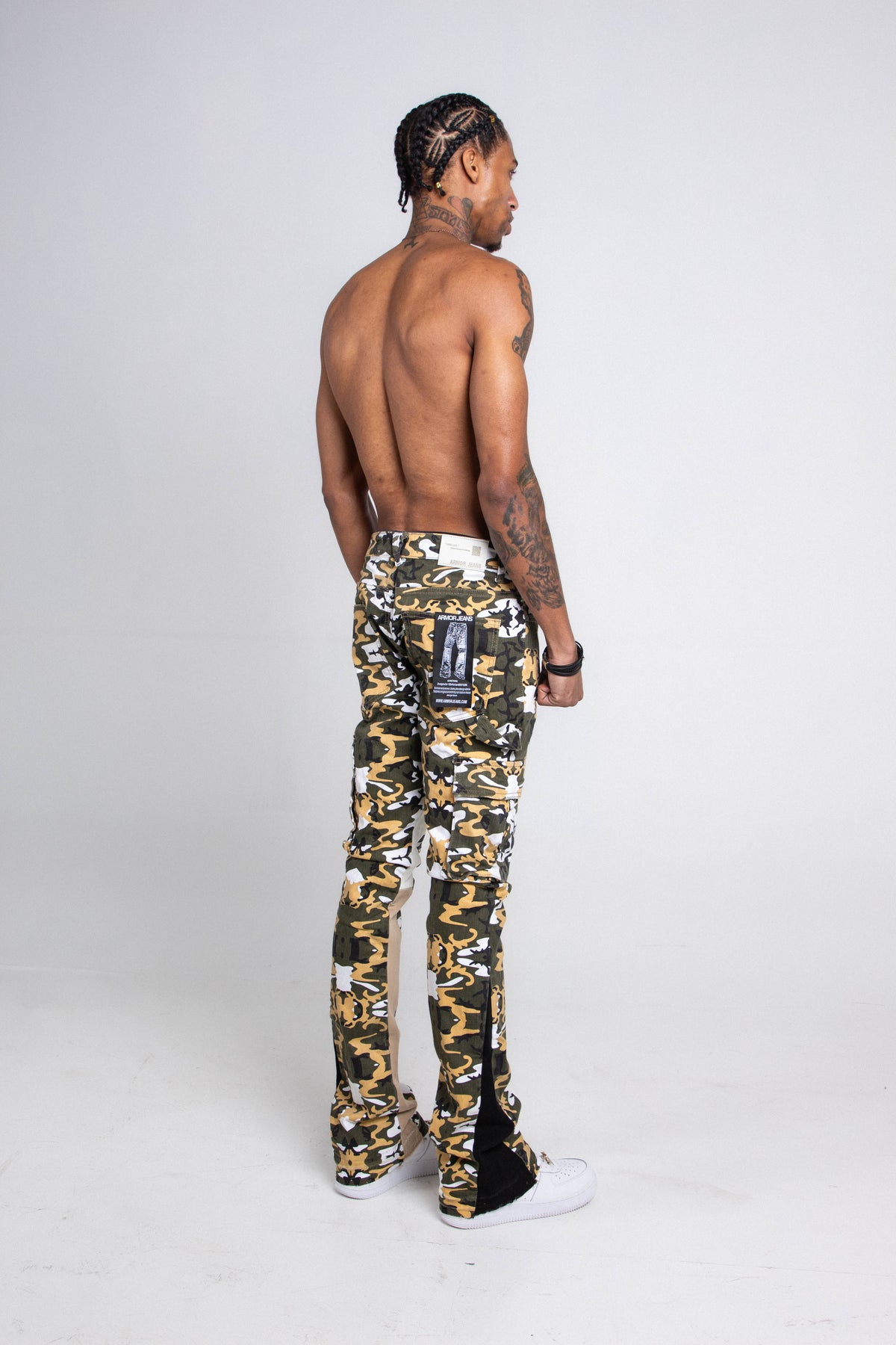 CAMO MID-RISE CARGO PANTS