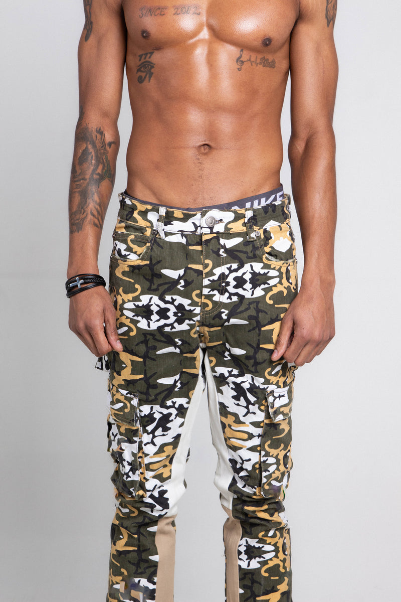 CAMO MID-RISE CARGO PANTS