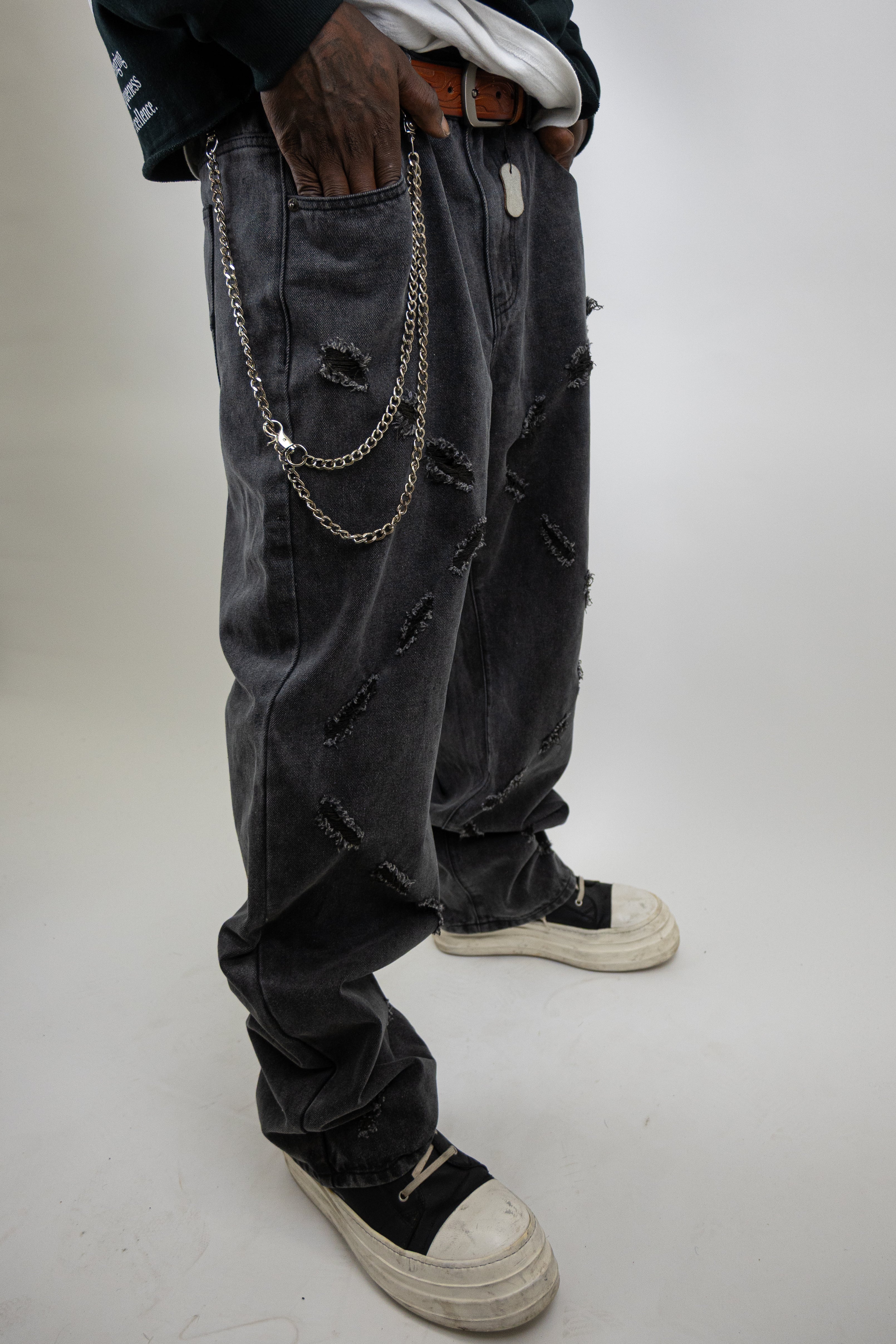 AJ48B Baggy Distressed Jeans w/ detachable chain – ARMOR JEANS