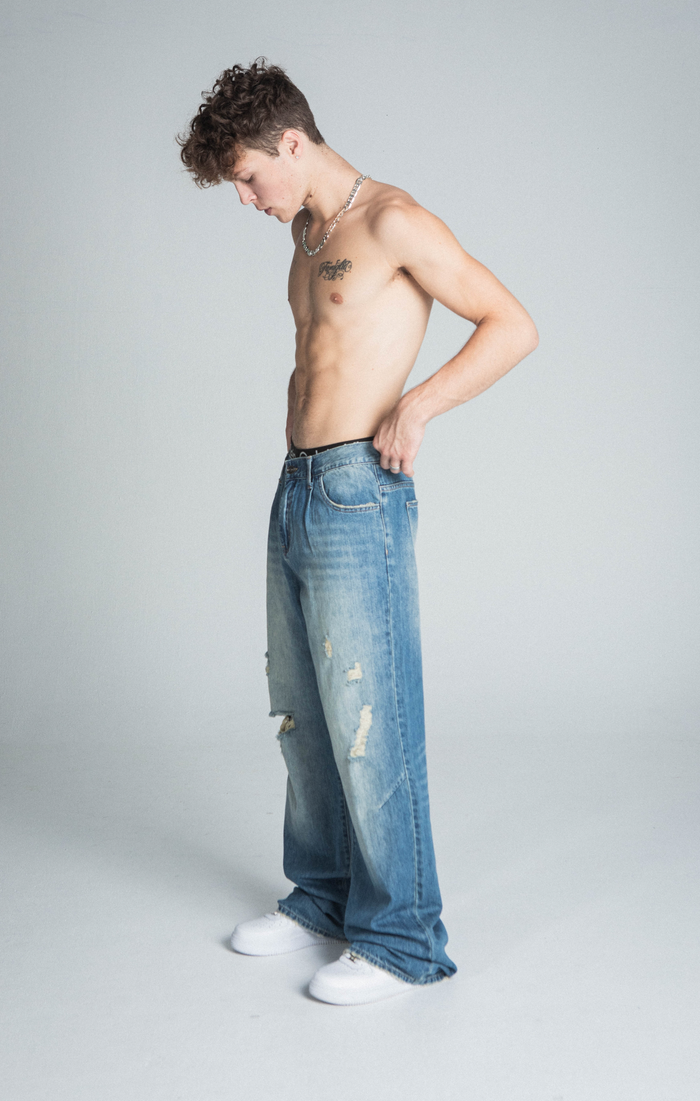 MID-RISE CLASSIC BLUE BAGGY JEANS